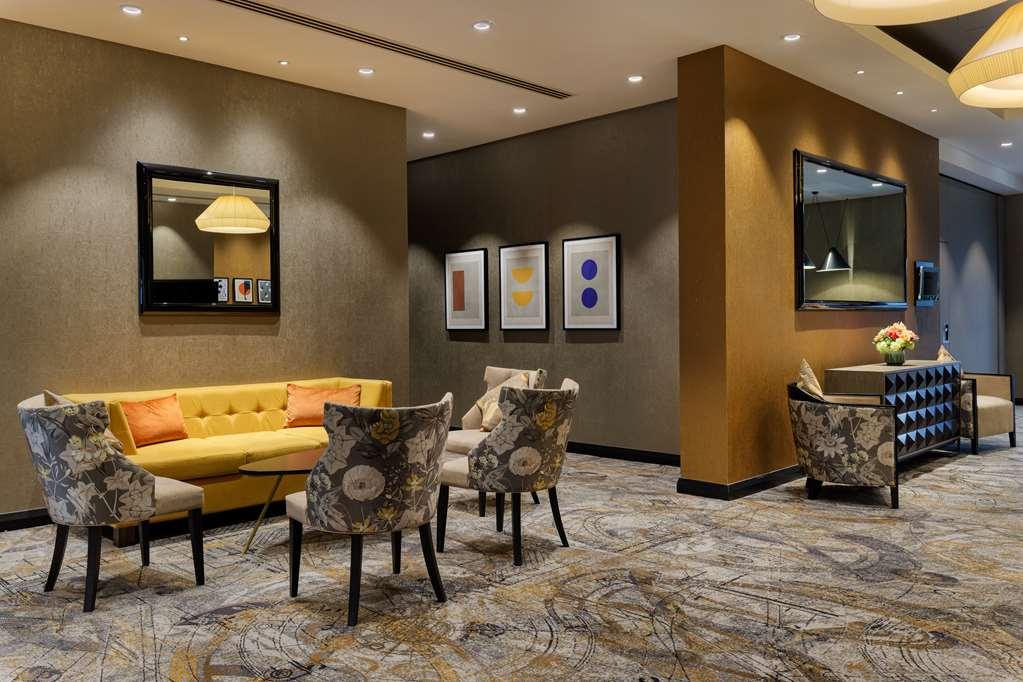 Doubletree By Hilton Woking Hotel Interior photo